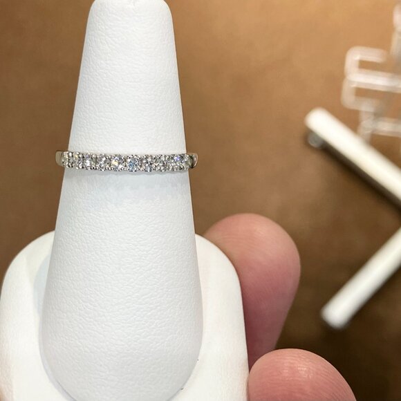 Women's White Gold Diamond Wedding Ring - Picture 5 of 6